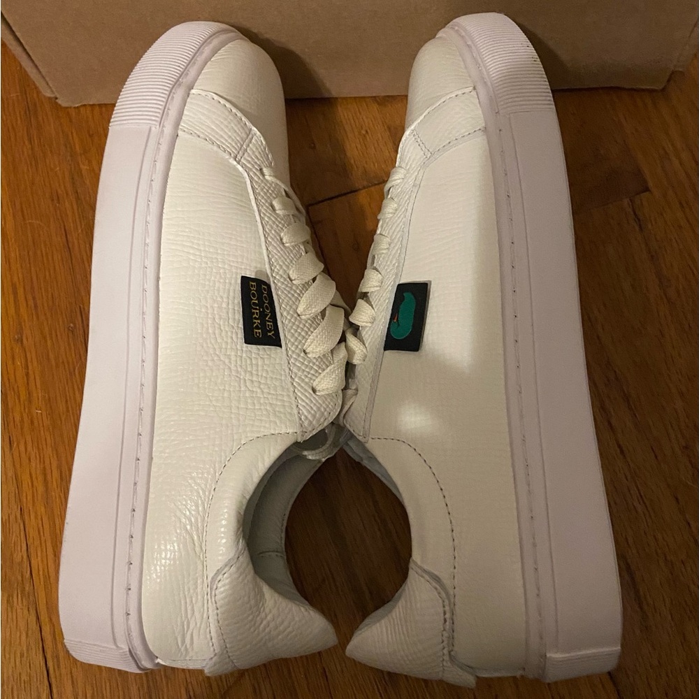 Dooney & Bourke Women’s Classic Low Top Sneakers